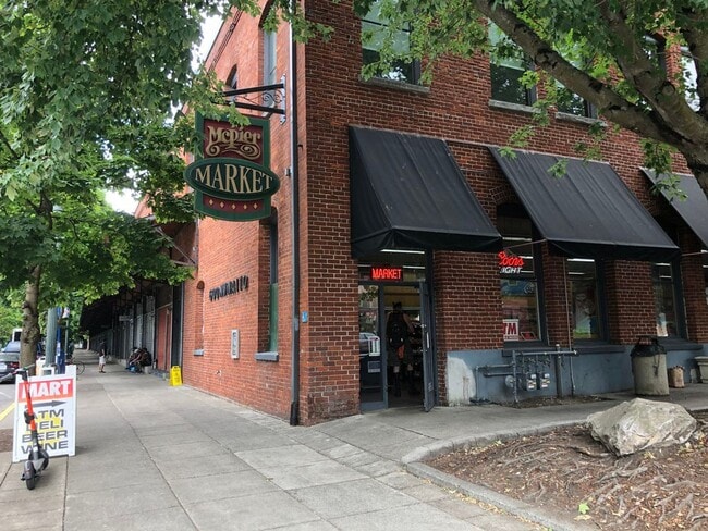 Building Photo - McCormick Pier - 1 bed/1 bath w/new paint/...