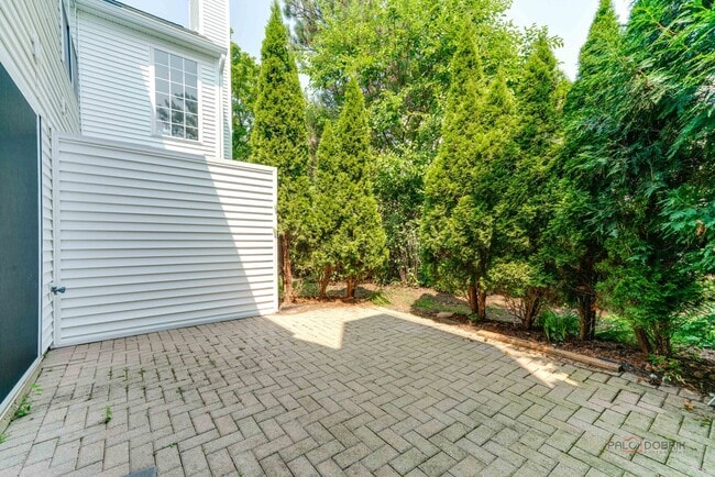 Building Photo - 115 Meadowbrook Ln