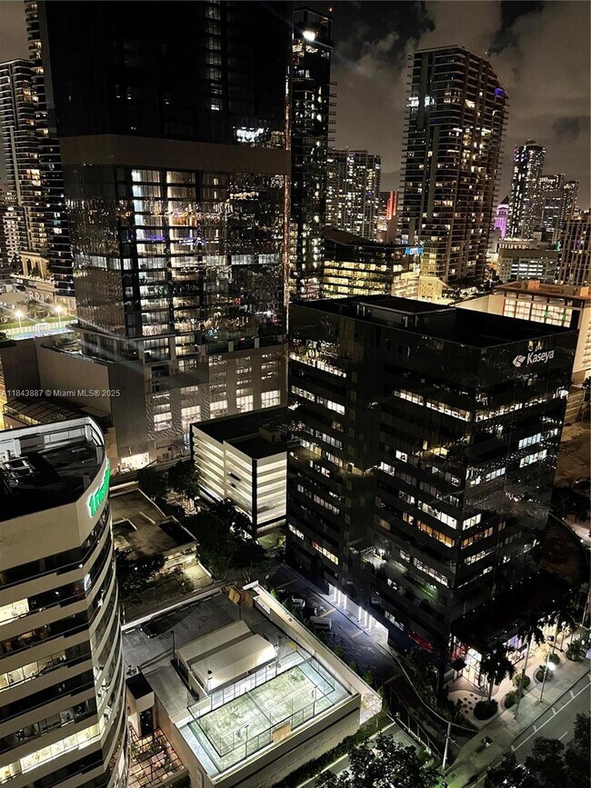 Building Photo - 951 Brickell Ave