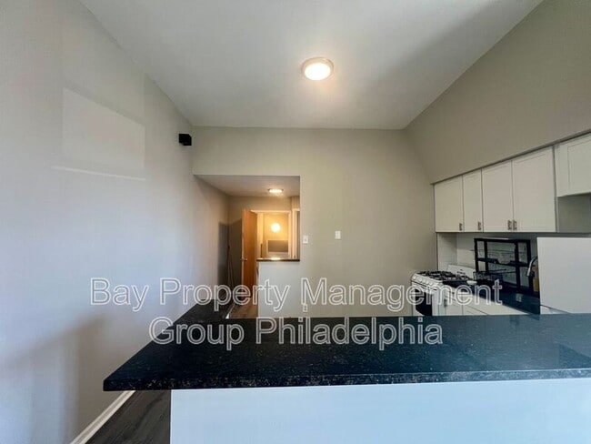 Building Photo - 2419 S 62nd St