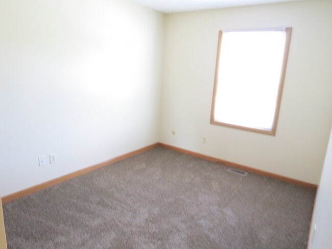 Building Photo - 2711 Millrace Dr