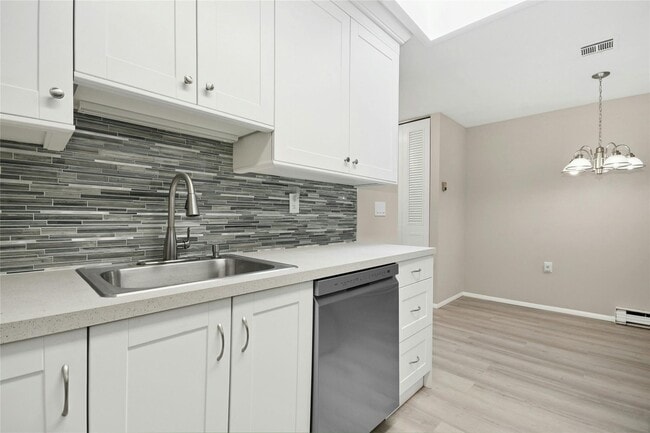 Building Photo - 266 Berwick Ct