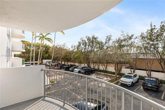 Building Photo - 210 Seaview Dr