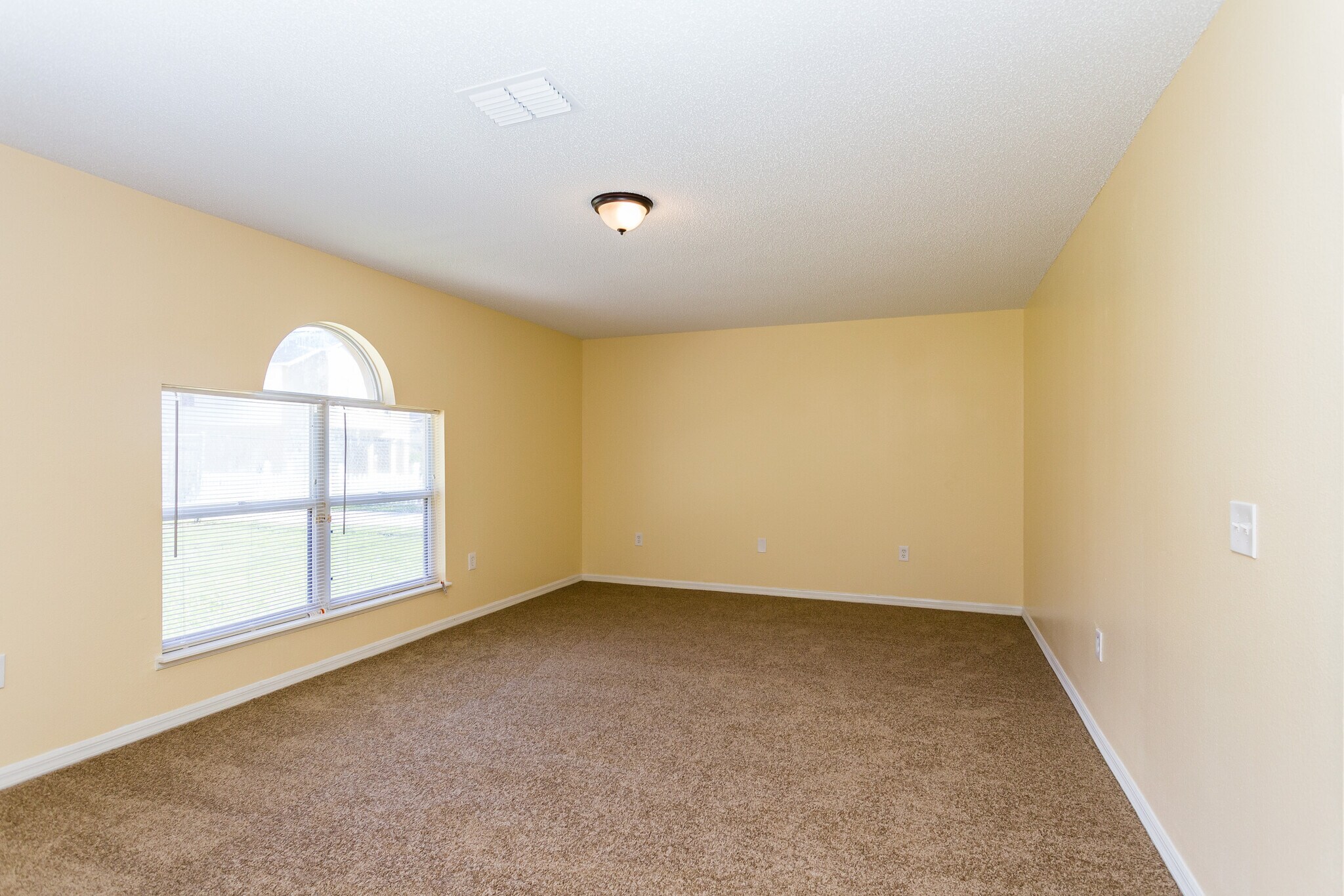 Building Photo - 616 Floridian Dr