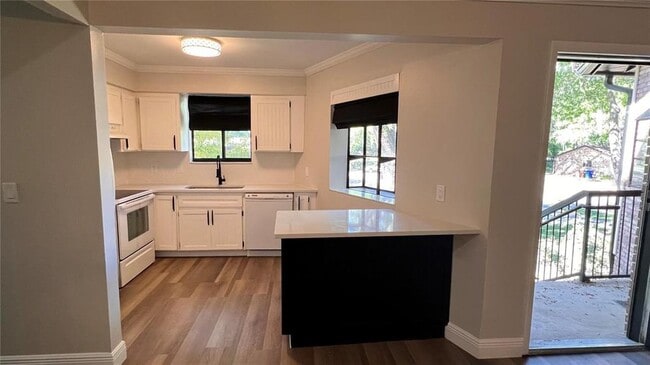 Building Photo - 1716 Foxhall Cir