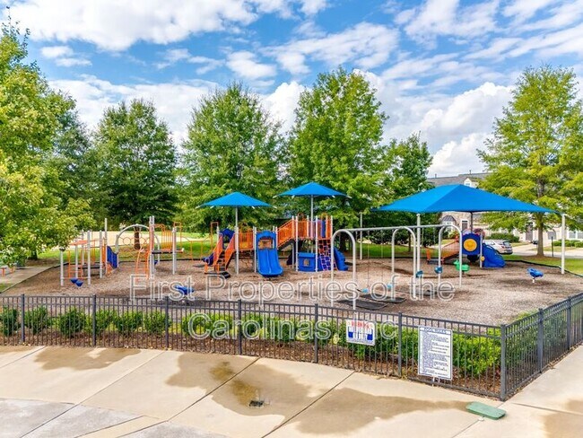 Building Photo - 9736 Springholm Dr