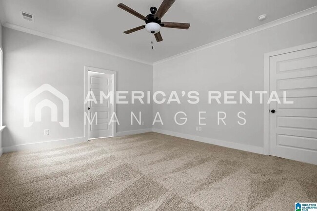 Building Photo - Rare 5 Bedroom Home for Rent!