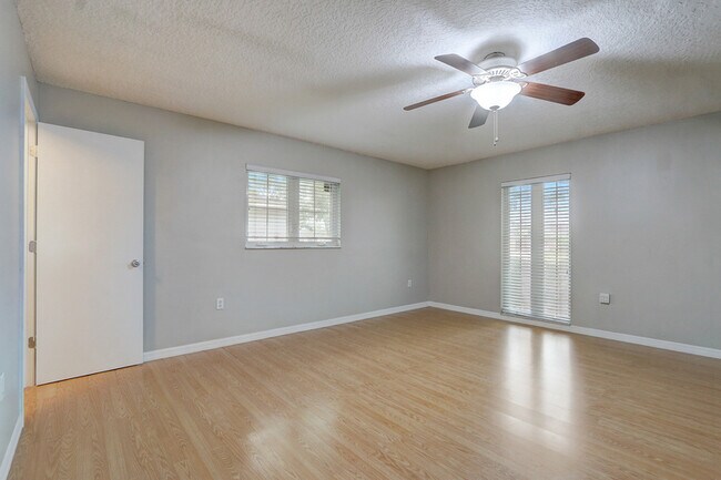 Building Photo - 5281 Jade Cir