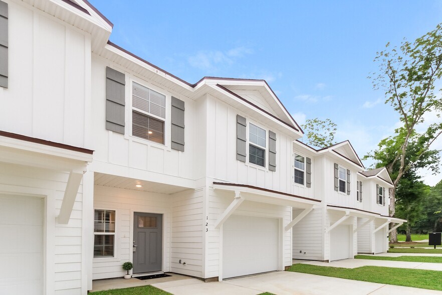 Primary Photo - Overland Townhomes