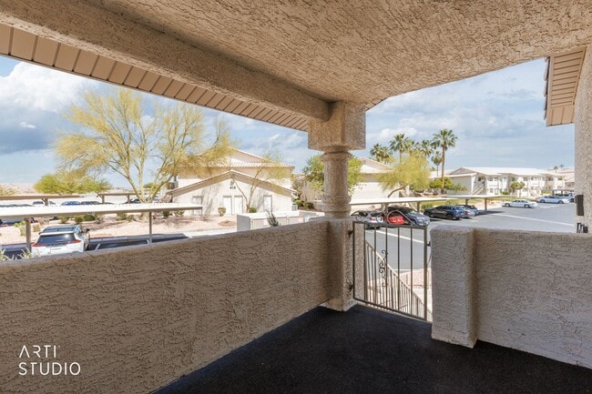 Building Photo - Beautiful upstairs 2-bedroom, 2-bathroom apartment