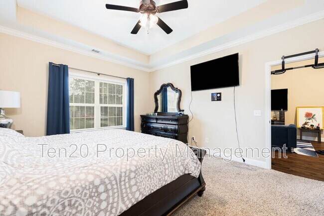 Building Photo - 7 Vineyard Dr