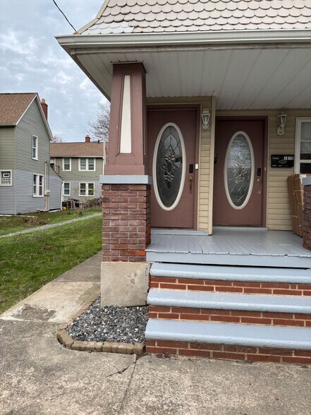 Building Photo - 1815 W 47th St