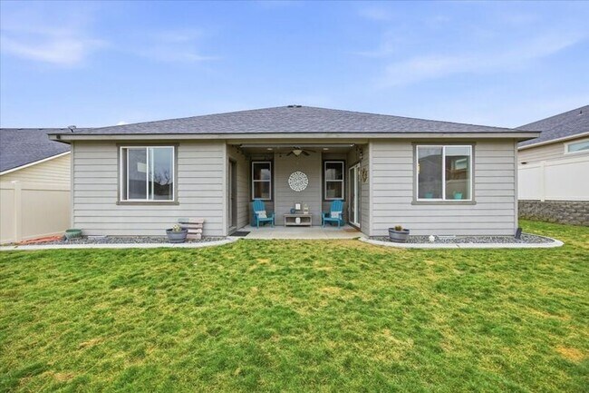 Building Photo - 368 Wishkah Dr