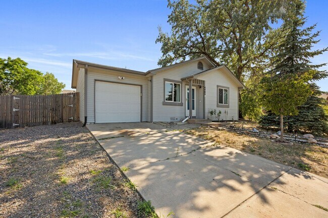 Building Photo - 2 Bed/1 Bath Close to Buckley Space Force