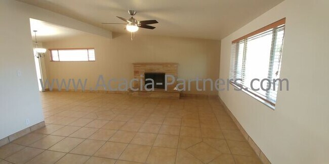 Building Photo - Centrally Located Three Bedroom/Two Bath Home