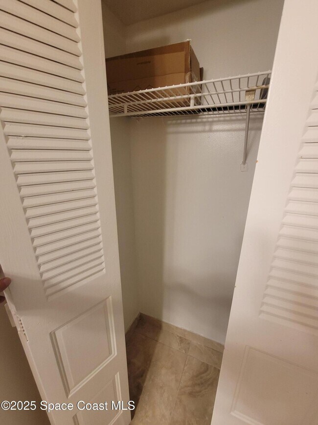 Building Photo - 2313 Vista Oaks Cir NE