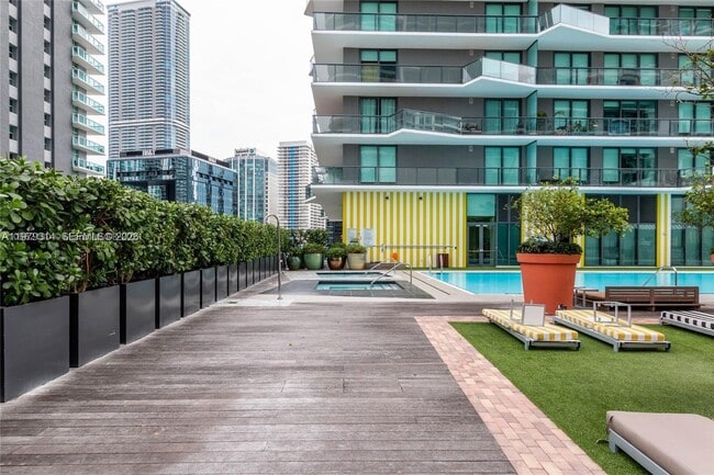 Building Photo - 1300 S Miami Ave