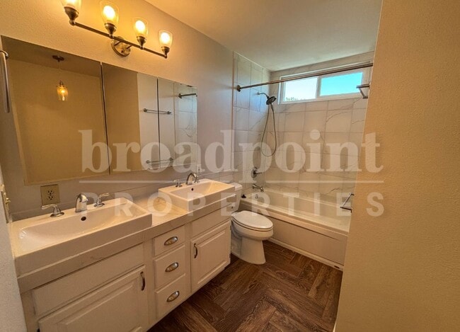 Building Photo - 1500 Via Dorado