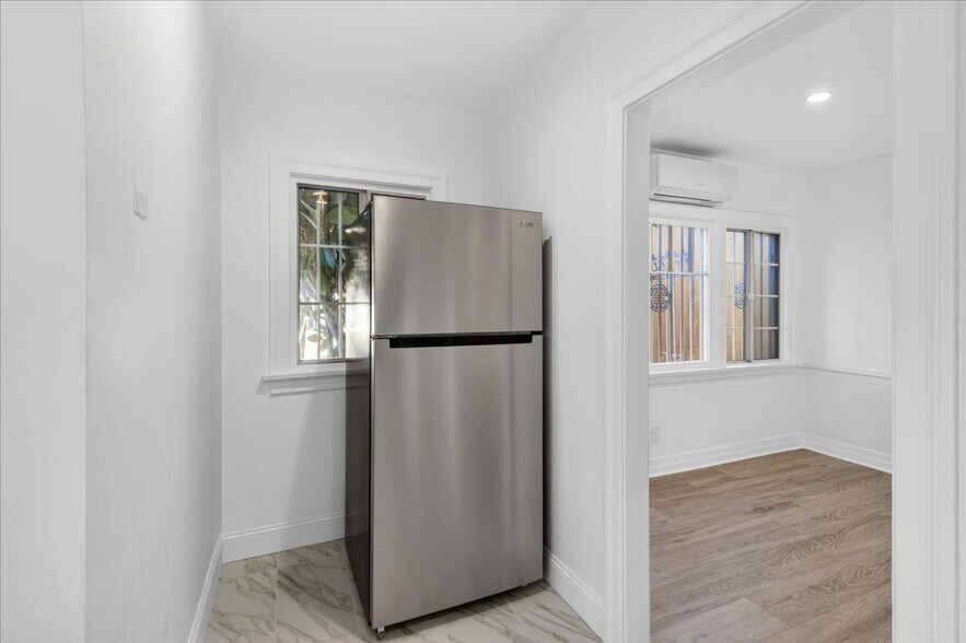 Building Photo - 4859 W 12th St