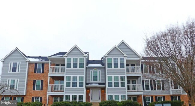 Building Photo - 1402 Golden Rod Ct
