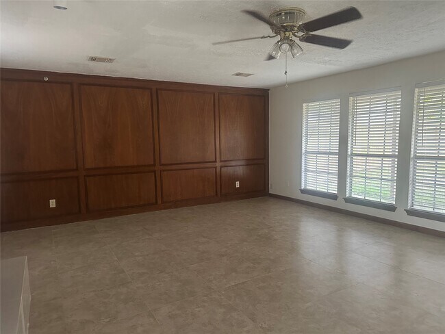 Building Photo - 14802 Sagamore Hills Dr