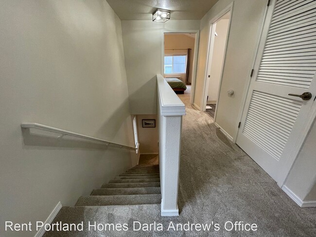 Building Photo - 3 br, 2.5 bath House - 17625 SW September Ln
