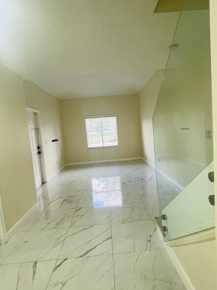 Building Photo - 4950 White Mangrove Way E