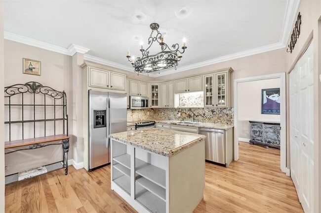 Building Photo - 7644 Elm Ridge Dr