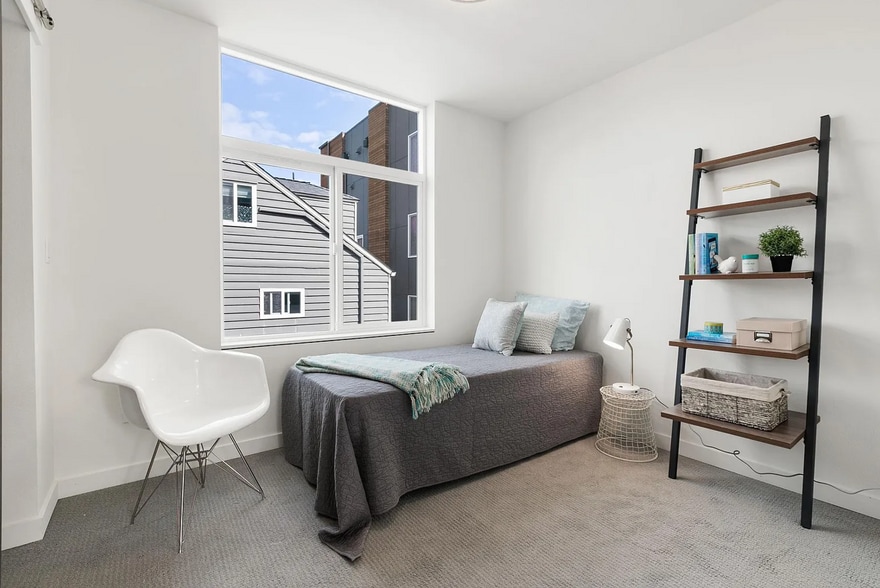 Building Photo - 1562 NW 60th St