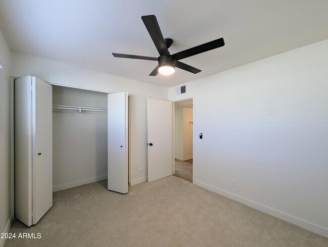 Building Photo - 121 N Flint Cir