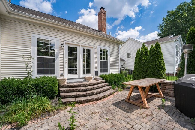 Building Photo - 7179 Fernridge Dr
