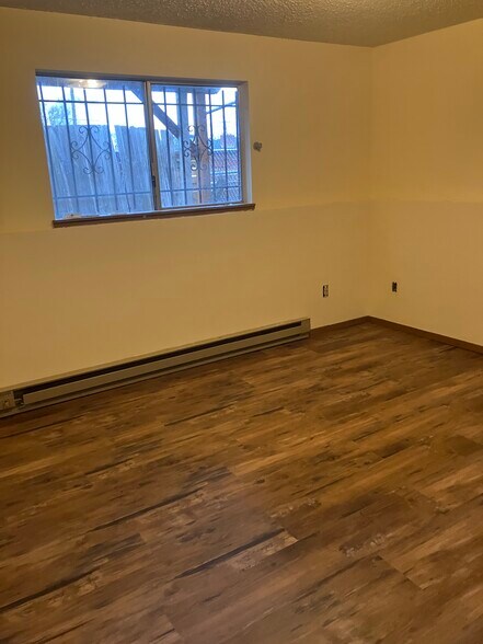 Building Photo - 110 E Longfellow Ave