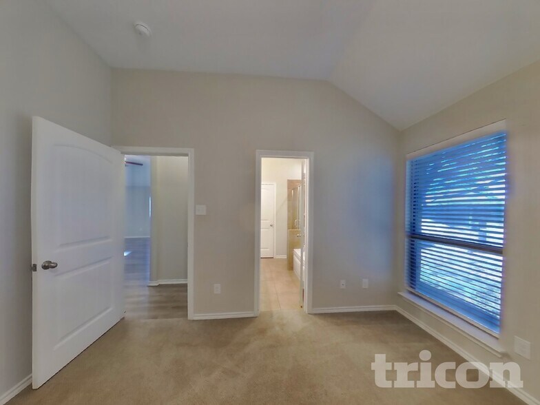 Building Photo - 313 Lucky Landing Dr