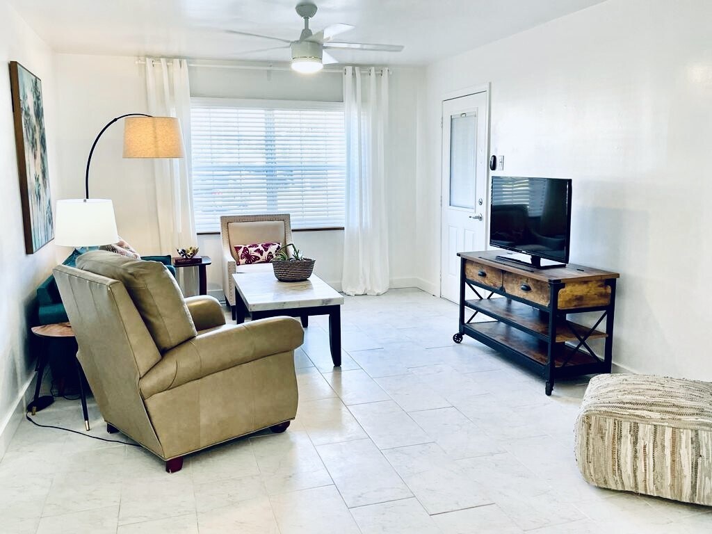 LIVING ROOM - 4158 Tamiami Trl