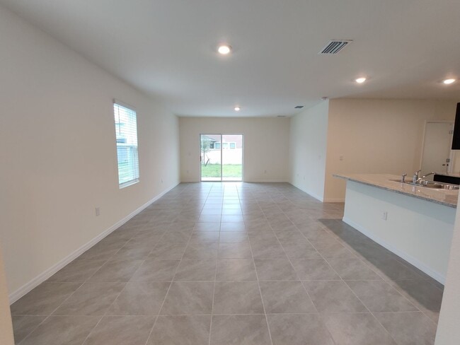 Building Photo - 32614 Canyonlands Dr