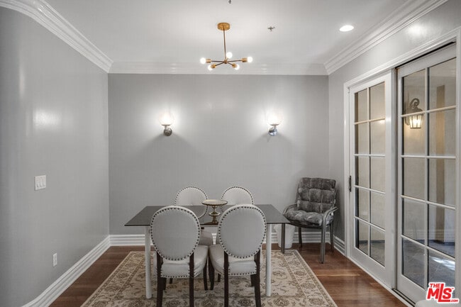 Building Photo - 850 Croft Ave