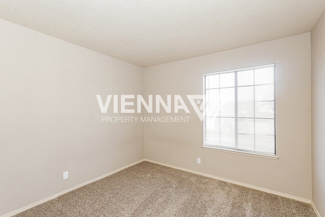 Building Photo - 441 N Lexington Dr