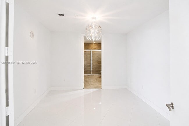 Building Photo - 15901 Collins Ave