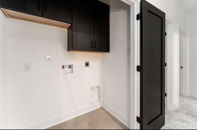 Building Photo - 4121 Shelby Cir