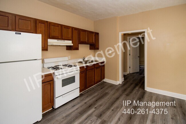 Building Photo - 3297 W 110th St