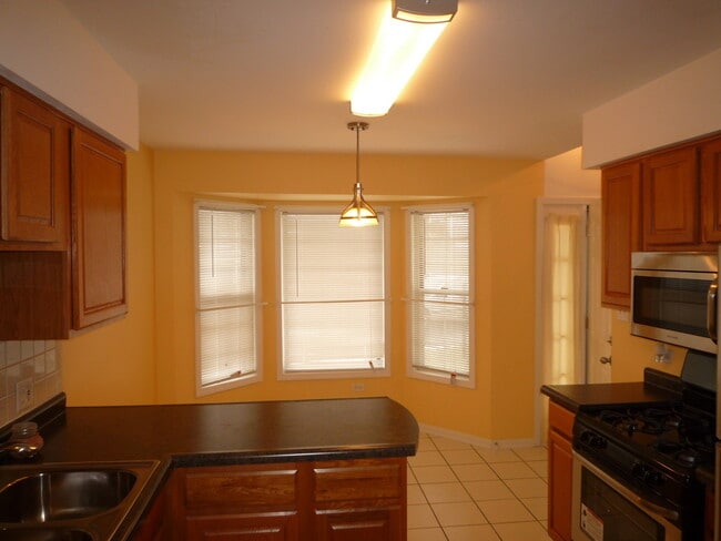 Building Photo - 3527 Frontenac Ct