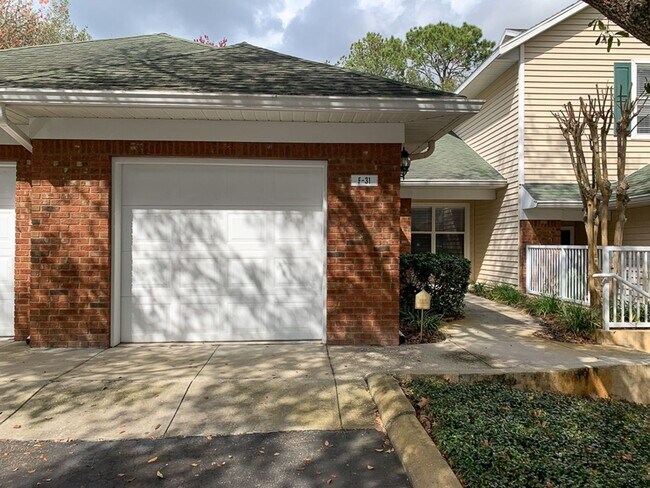 Building Photo - 1/1 Condo in the Greens at West End - Available mid-June!