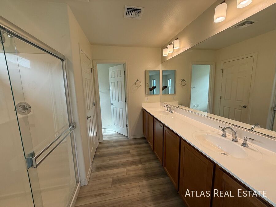 Building Photo - 4228 S 58th Ave