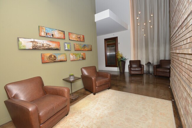 Community Area - 845 Fort Stockton Dr