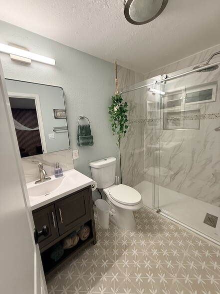 Bathroom - 130 S Hibbert