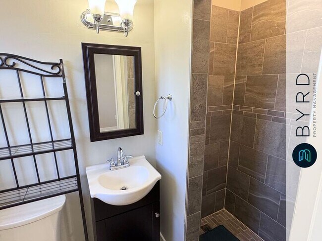 Building Photo - 5000 Jessup Rd