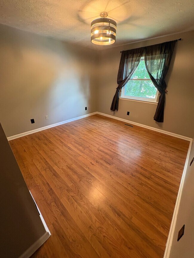 Building Photo - 7083 Parkarms Ct