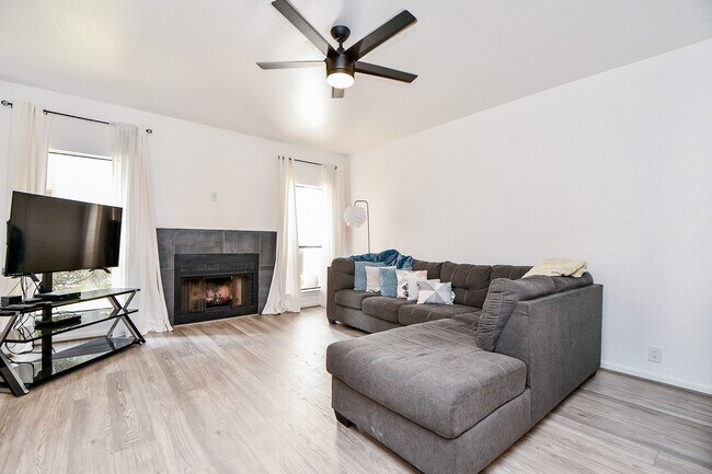 Building Photo - 2626 Bering Dr