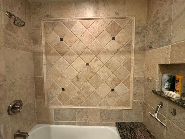 Building Photo - Riverfront 2BR Condo Great Views, Luxury Furnished incl UTILITIES