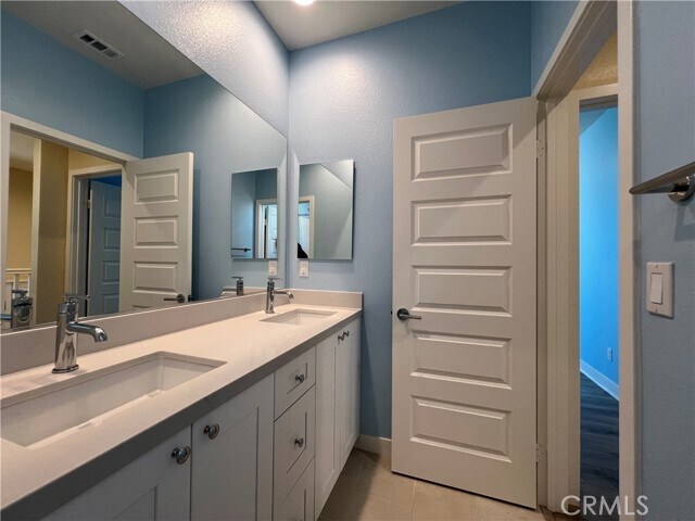 Building Photo - 4292 S Heather Privado